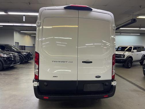 2024 Ford Transit-250 148 WB MEDIUM ROOF CARGO
