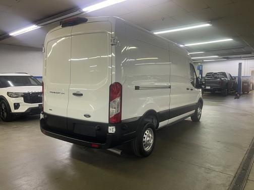2024 Ford Transit-250 148 WB MEDIUM ROOF CARGO