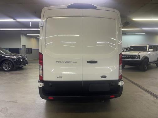 2024 Ford Transit-250 148 WB MEDIUM ROOF CARGO