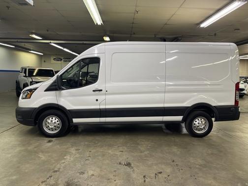 2024 Ford Transit-250 148 WB MEDIUM ROOF CARGO