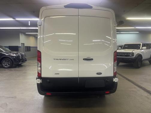 2024 Ford Transit-250 148 WB MEDIUM ROOF CARGO