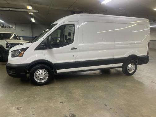 2024 Ford Transit-250 148 WB MEDIUM ROOF CARGO