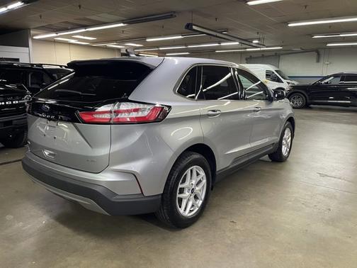2022 Ford Edge 