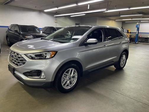 2022 Ford Edge 