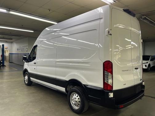 2022 Ford Transit-250 148 WB HIGH ROOF CARGO