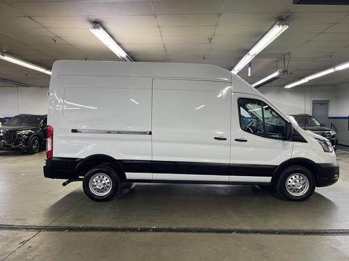 2022 Ford Transit-250 148 WB HIGH ROOF CARGO