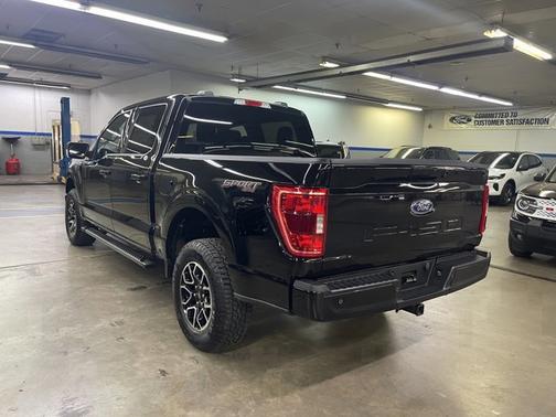 AGATE BLACK METALLIC 2023 Ford F-150 XL