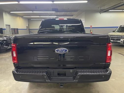 AGATE BLACK METALLIC 2023 Ford F-150 XL