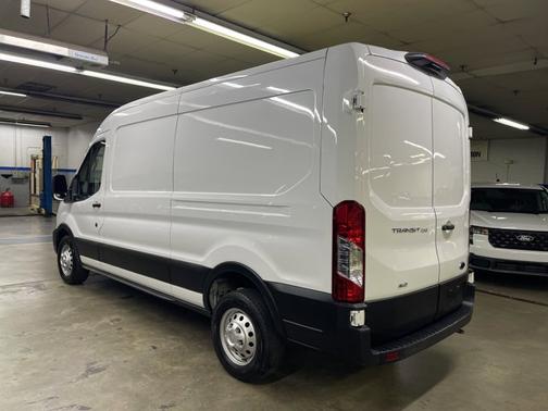 2023 Ford Transit-250 