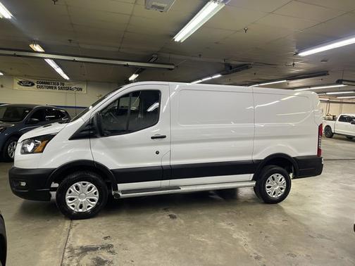 OXFORD WHITE 2024 Ford Transit-250