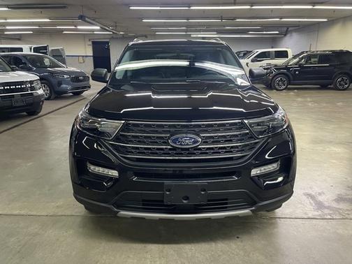 AGATE BLACK METALLIC 2023 Ford Explorer XLT