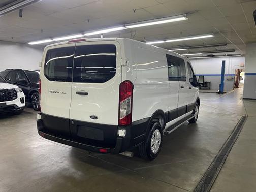 2023 Ford Transit-250 