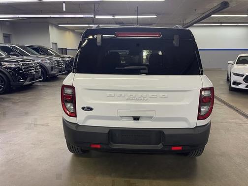 OXFORD WHITE 2022 Ford Bronco Sport OUTER BANKS