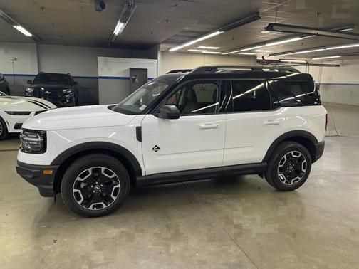 OXFORD WHITE 2022 Ford Bronco Sport OUTER BANKS