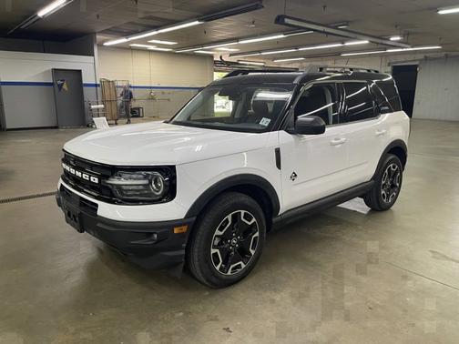 OXFORD WHITE 2022 Ford Bronco Sport OUTER BANKS