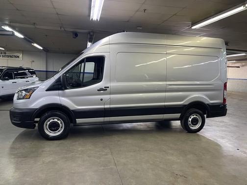 INGOT SILVER METALLIC 2024 Ford Transit-250 148 WB HIGH ROOF CARGO