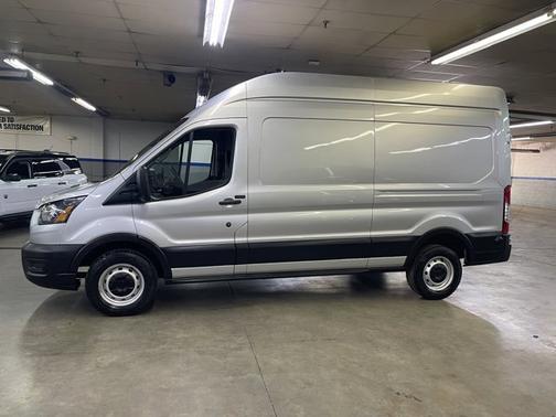 INGOT SILVER METALLIC 2024 Ford Transit-250 148 WB HIGH ROOF CARGO