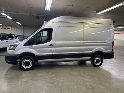 INGOT SILVER METALLIC 2024 Ford Transit-250 148 WB HIGH ROOF CARGO