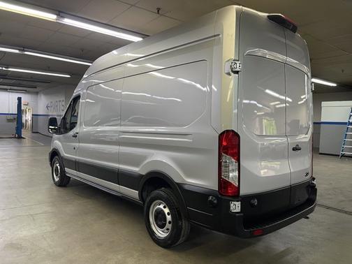 INGOT SILVER METALLIC 2024 Ford Transit-250 148 WB HIGH ROOF CARGO