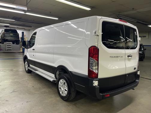 2024 Ford Transit-250 