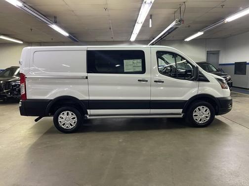 2024 Ford Transit-250 