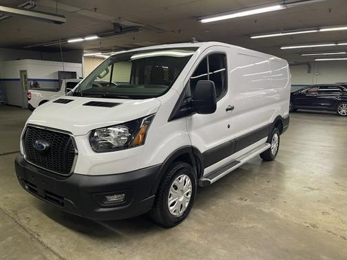 2024 Ford Transit-250 