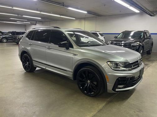 2020 Volkswagen Tiguan 2.0T SE R-LINE BLACK