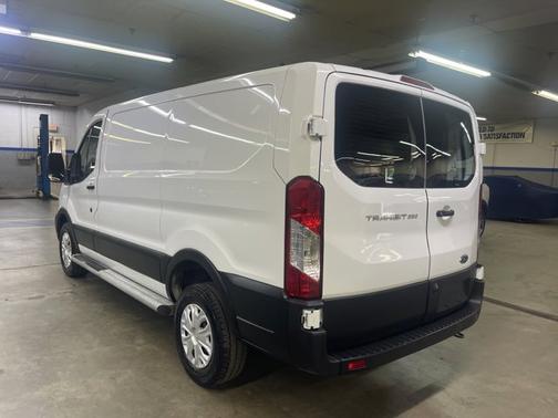 OXFORD WHITE 2024 Ford Transit-250