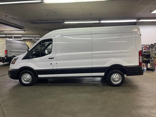 2023 Ford Transit-250 