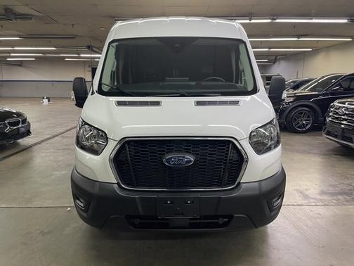 2024 Ford Transit-250 148 WB MEDIUM ROOF CARGO