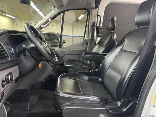 2024 Ford Transit-250 148 WB MEDIUM ROOF CARGO