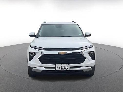 Summit White 2025 Chevrolet Trailblazer LT