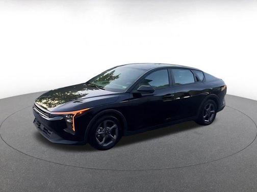 Aurora Black Pearl 2025 Kia K4 LXS