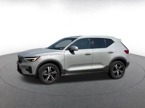 2024 Volvo XC40 CORE
