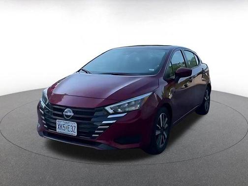 Scarlet Ember Tintcoat 2025 Nissan Versa 1.6 SV