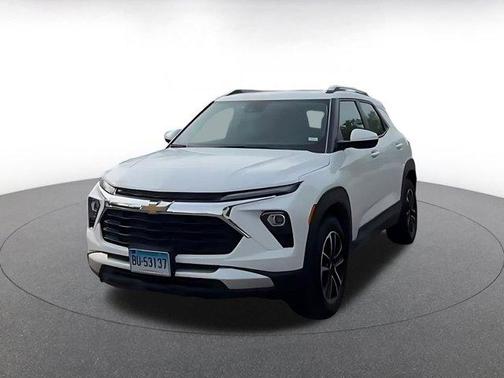 Summit White 2025 Chevrolet Trailblazer LT