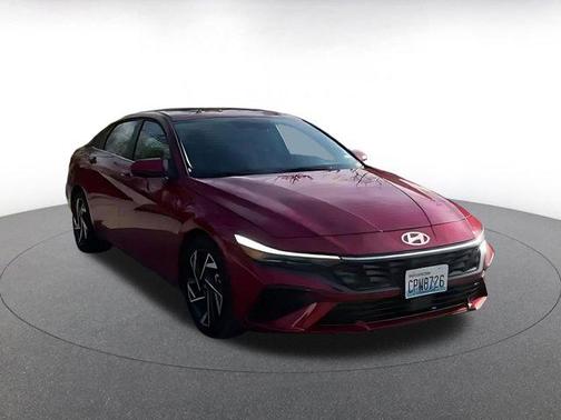 2025 Hyundai ELANTRA SEL