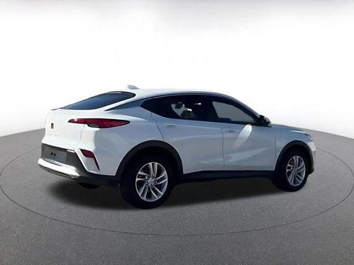 Summit White 2025 Buick Envista Preferred FWD