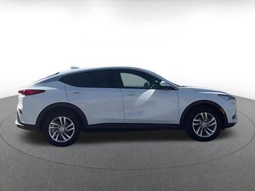 Summit White 2025 Buick Envista Preferred FWD