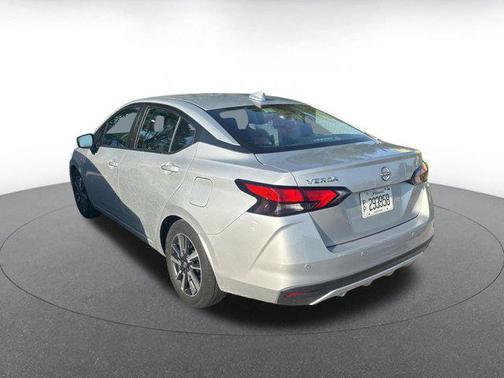 Brilliant Silver Metallic 2025 Nissan Versa 1.6 SV