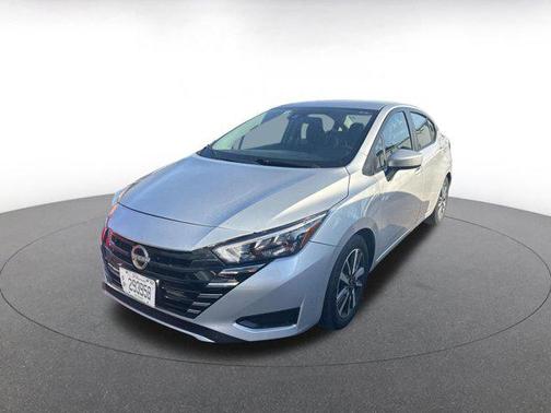 Brilliant Silver Metallic 2025 Nissan Versa 1.6 SV