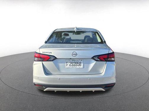 Brilliant Silver Metallic 2025 Nissan Versa 1.6 SV