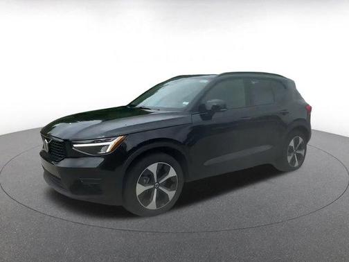 2024 Volvo XC40 CORE