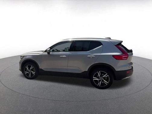 2024 Volvo XC40 CORE