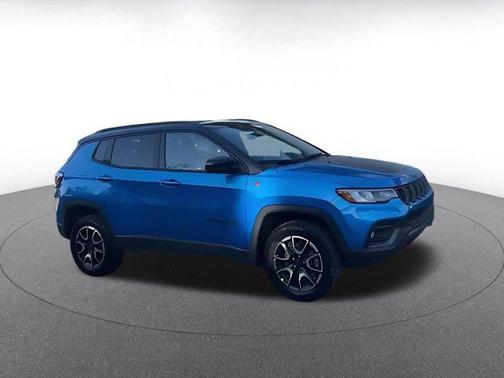 Hydro Blue Pearlcoat 2025 Jeep Compass Trailhawk