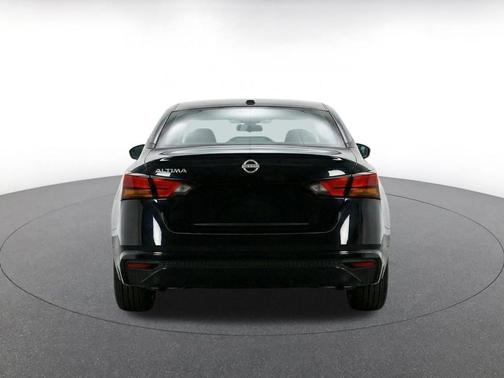 Super Black 2025 Nissan Altima SV FWD