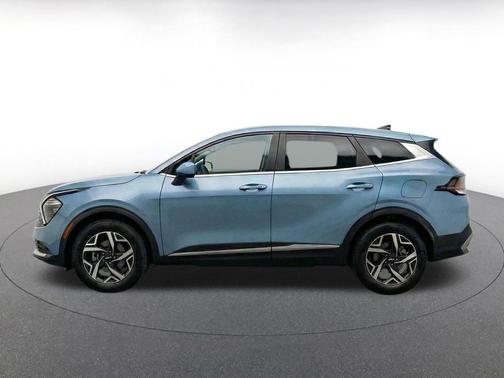 Everlasting Silver 2025 Kia Sportage LX