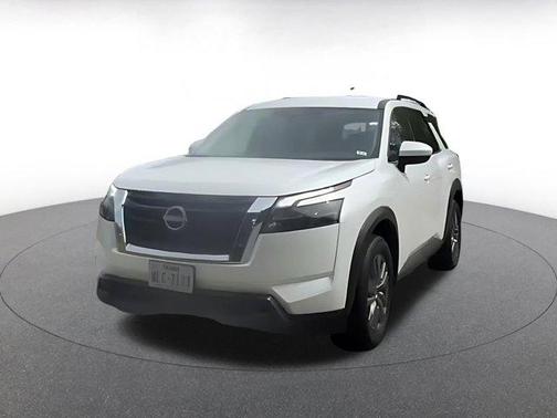 Everest White Pearl Tricoat 2025 Nissan Pathfinder SV FWD