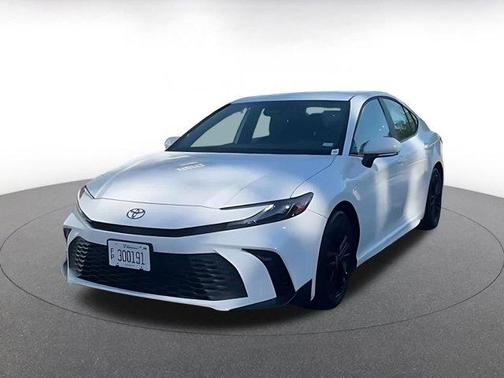 Ice Cap 2025 Toyota Camry SE
