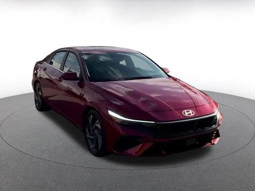 2025 Hyundai ELANTRA SEL